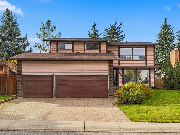 2nd image of 331 E Oakfern Cres SW