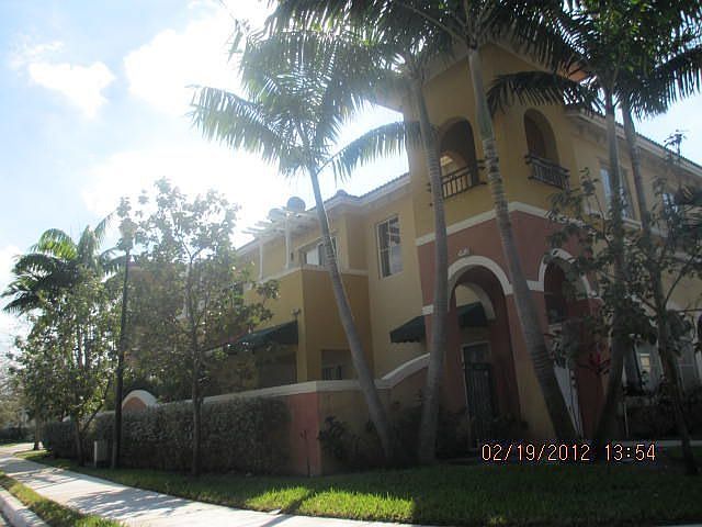 2nd image of 1101 N Santa Catalina Cir