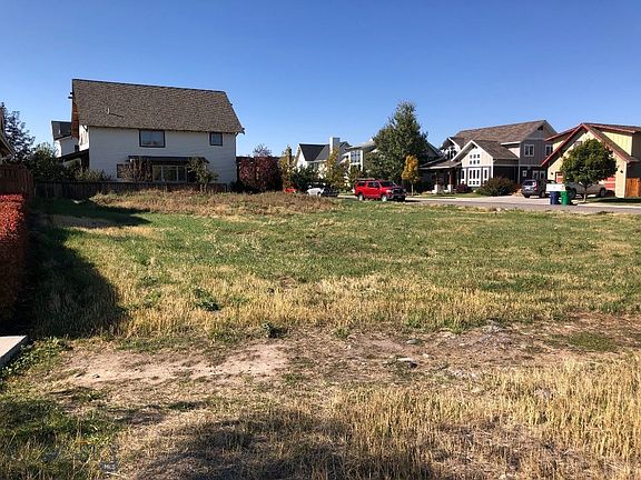 5th image of 451 Clifden Dr