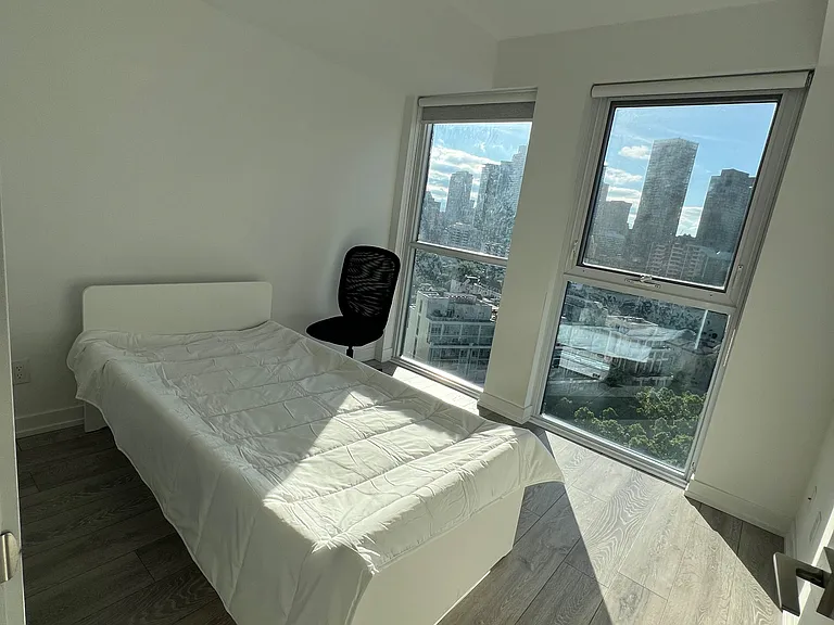 159 Wellesley St E #1602 — Photo 43
