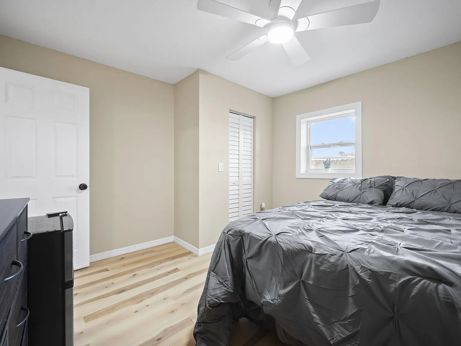 2 bed, 1.0 bath, 600 sqft, $728 — Photo 2