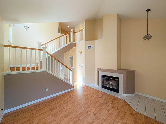 4th image of 6021 Hawkcreek Pl