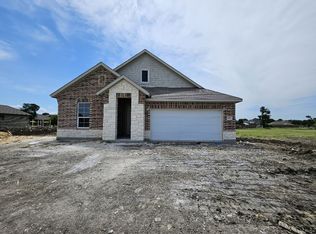 901 Silverleaf Dr, Ennis, TX 75119