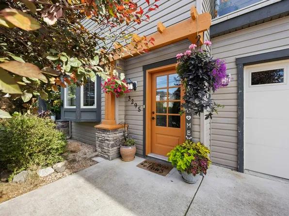 3295 Clement Rd, Lake Country, BC V4V 2M5