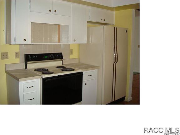 3rd image of 9081 N Golfview Dr