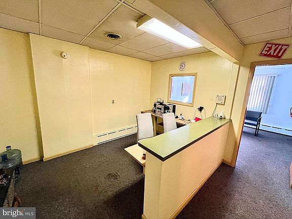 5th image of 913 Centre St