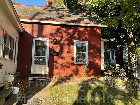 2nd image of 500 Saint Paul St #A