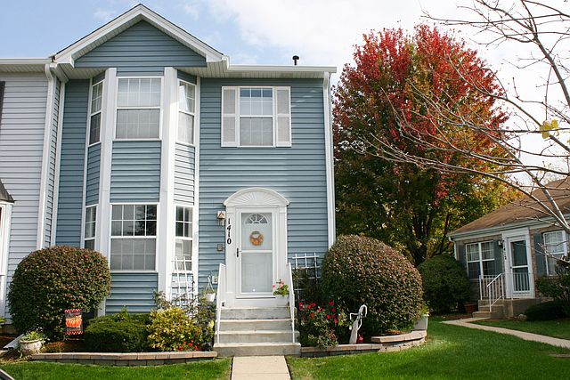 1st image of 1410 Charleston Ct