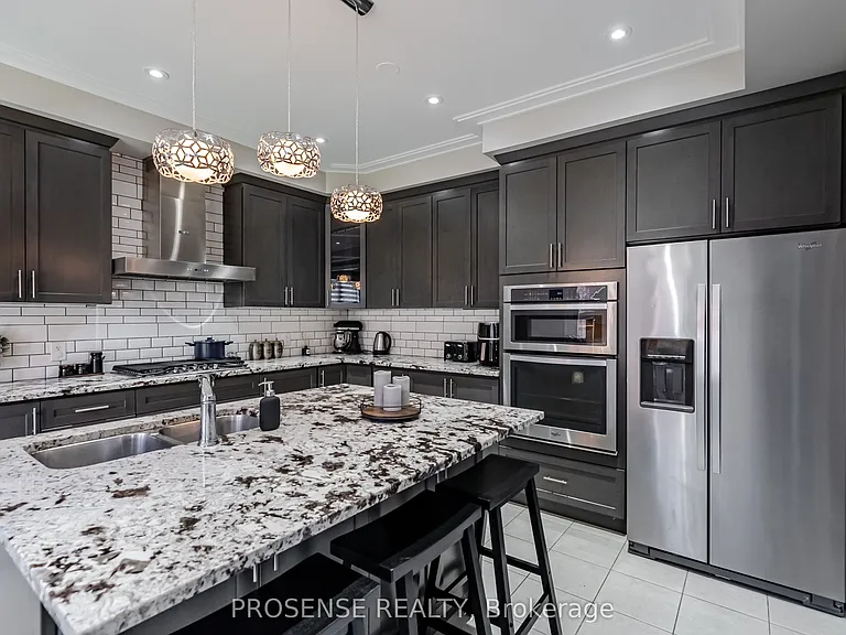 8 Macbean Cres — Photo 20