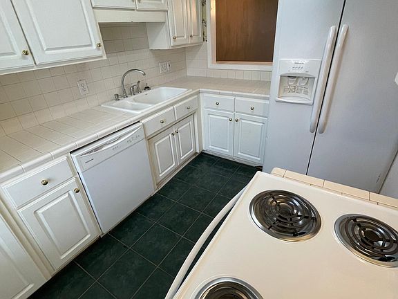 3rd image of 417 Royal Oak Dr