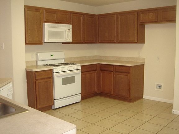 4th image of 3701 Holden Ct
