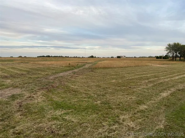 27 N Gaither Rd, Pryor, OK 74361