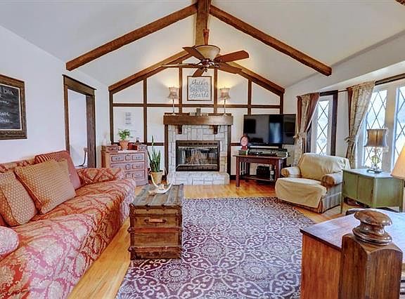 3rd image of 908 SW Cross Creek Dr
