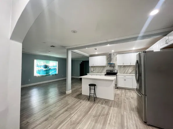 2337 37th St S, Saint Petersburg, FL 33711