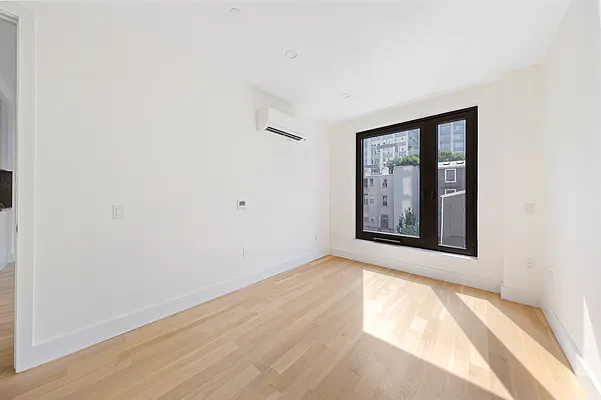 Rented by Nooklyn NYC LLC | media 82
