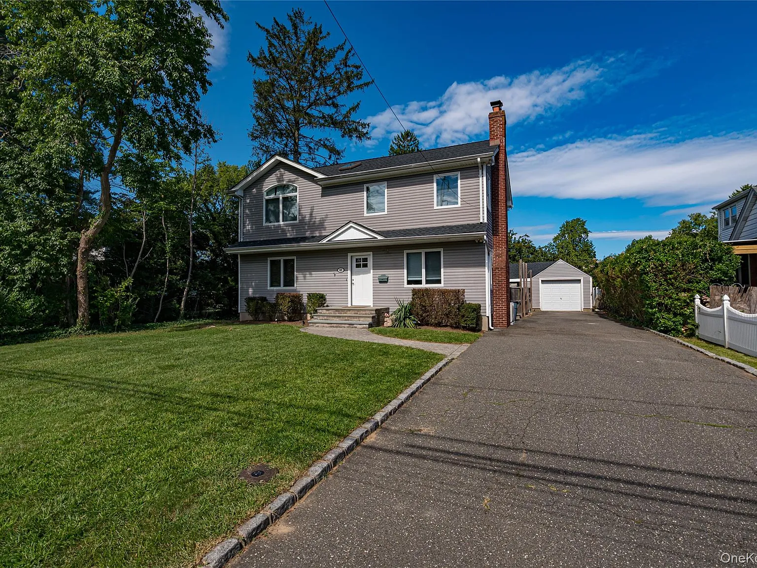 3 bed, 1.5 bath, 2100 sqft, $4,500 — Photo 1