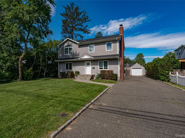 63 Boulevard Ave, Greenlawn, NY 11740