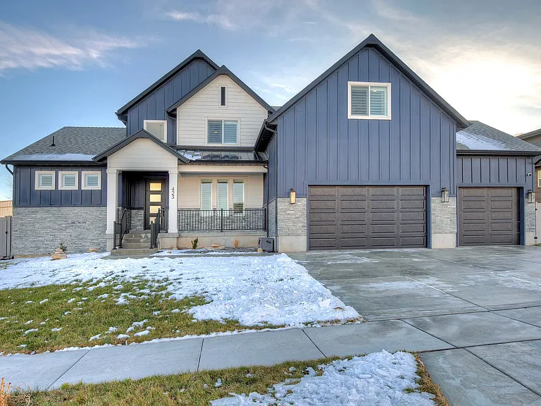 423 W Red Wolf Dr — Photo 2