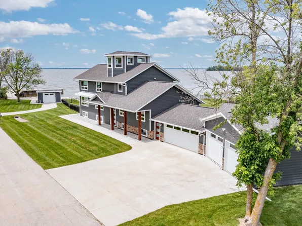 3579 Van Laanen Rd, Green Bay, WI 54311