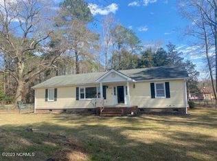 6433 Country Club Dr, Grifton, NC 28530
