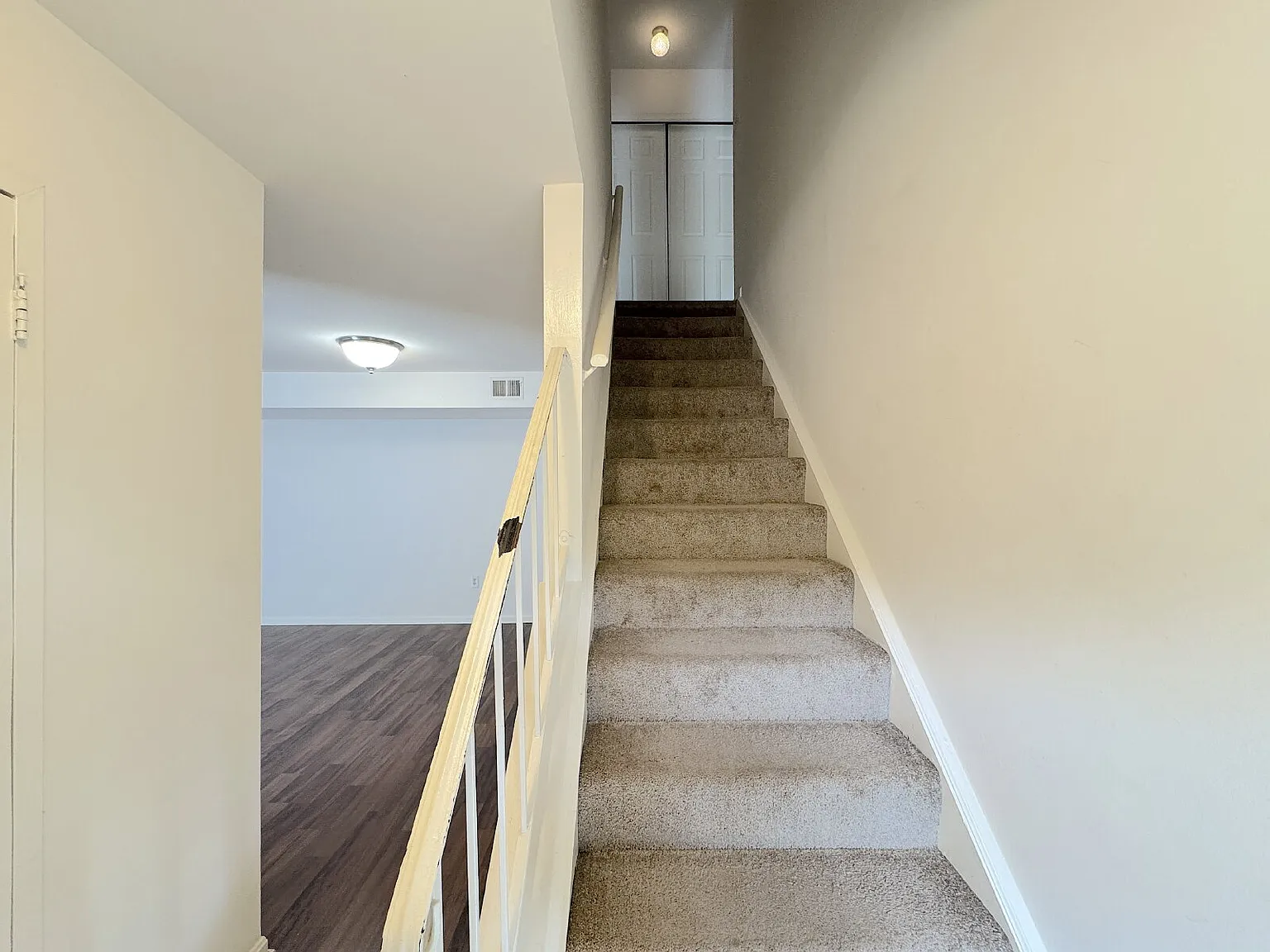 3 bed, 2.0 bath, 1400 sqft, $2,350 — Photo 3