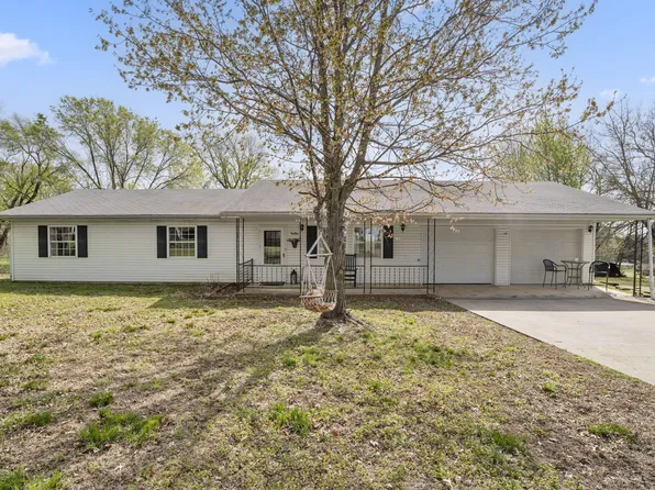 16 South Street, Louisburg, MO 65685