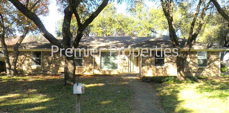 1st image of 423 Ray Ave