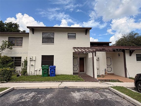 2nd image of 4004 SW 68th Ln #17-J