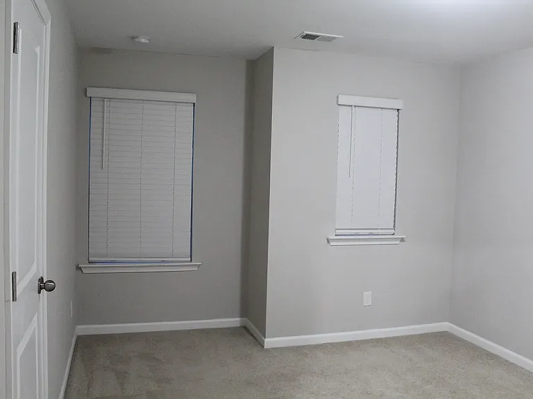 1368 Endicott Ct — Photo 35