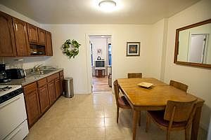 2nd image of 521 Willoughby Ave APT 1