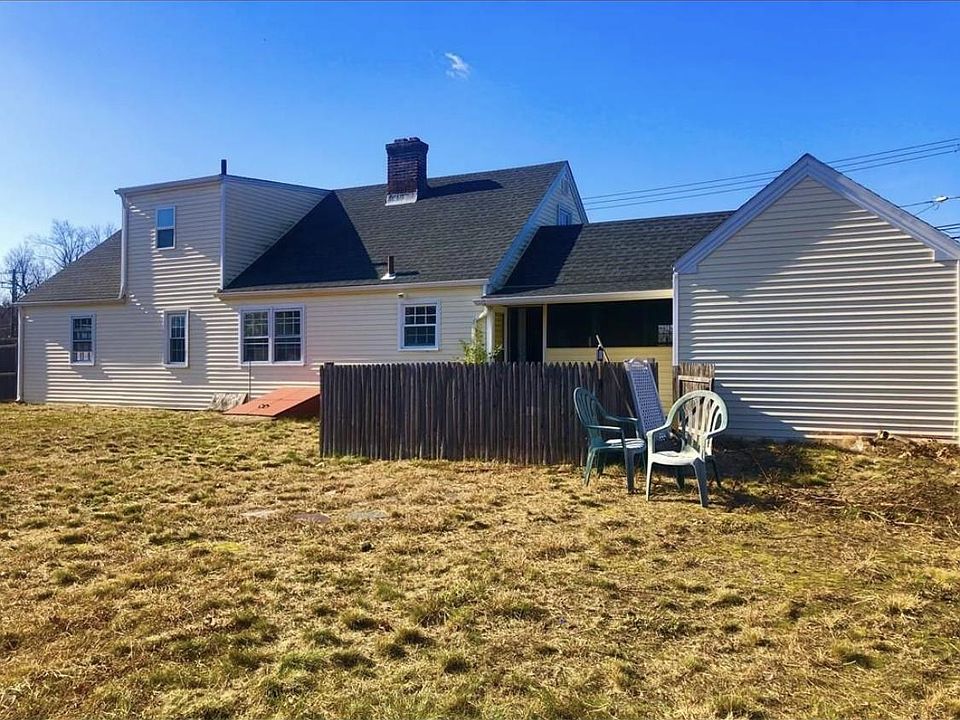 2nd image of 959 Bradley Rd