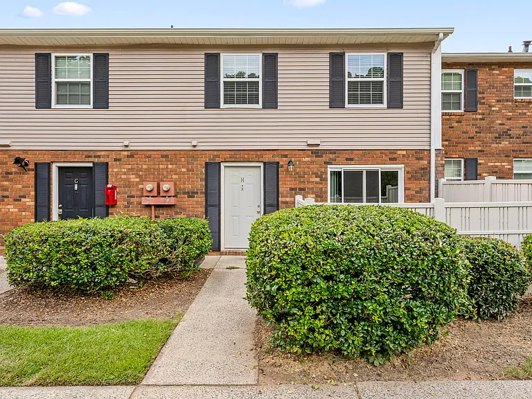 Woodland Creek Townhomes and Apartments