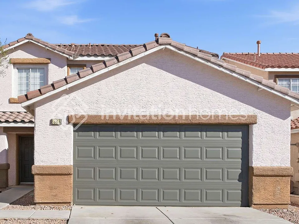 8608 Majestic Pine Ave