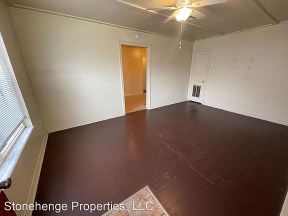 2nd image of 1105 Arkansas St