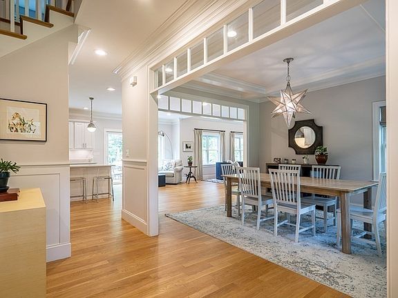 4th image of 5 Laurelwood Dr