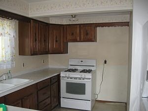 3rd image of 305 Broadway St S
