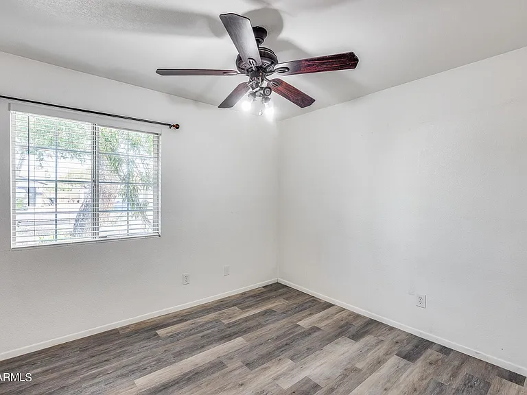 2933 W Muriel Dr — Photo 10