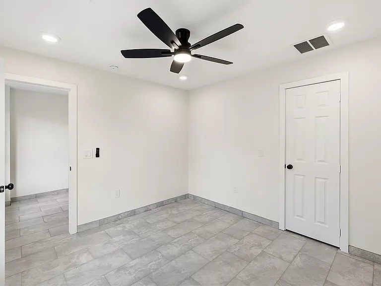 6138 Brookfield Dr #B — Photo 16