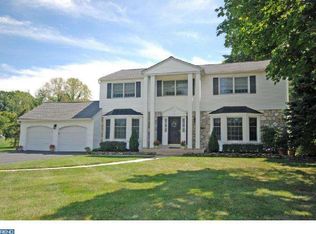 9 Westwood Dr, Ewing, NJ 08628