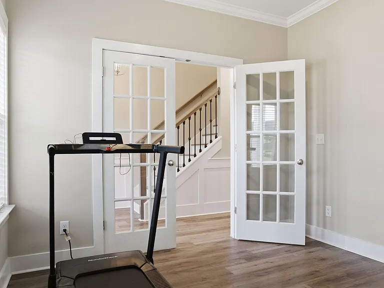 2638 Laurens St — Photo 8