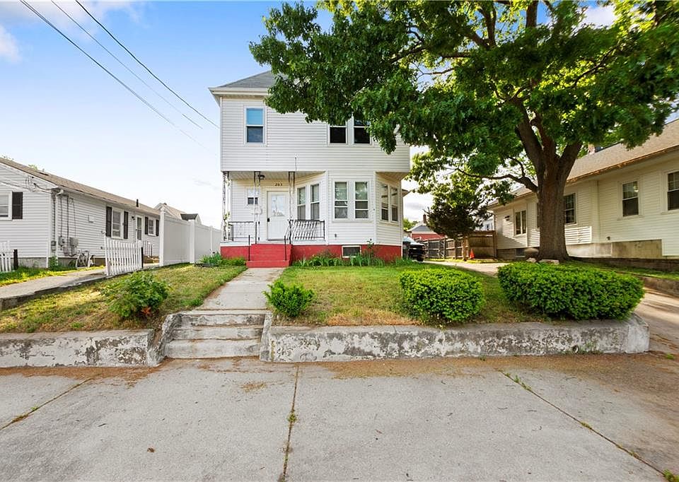 1st image of 203 Greenwood St