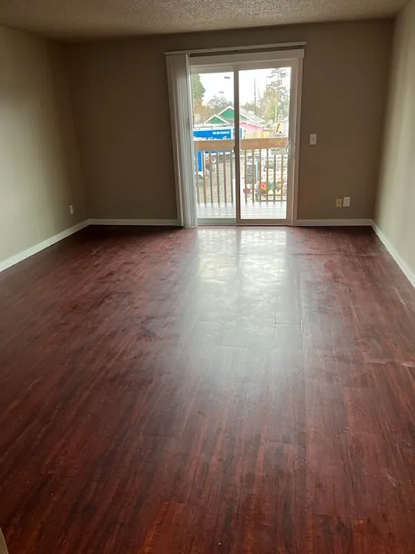 2 bed, 850 sqft, $1,800 — Photo 1
