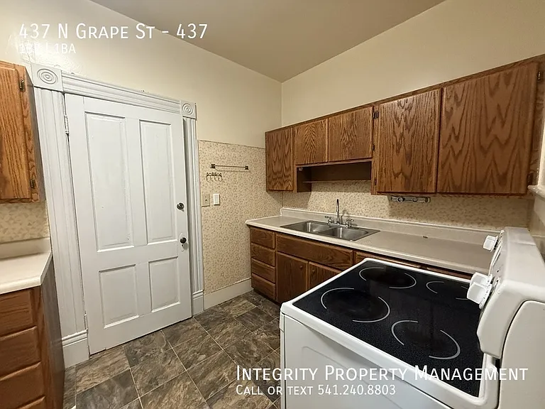 437 N Grape St #437 — Photo 8