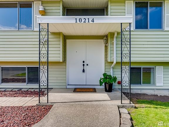 Covered Front Double Door!