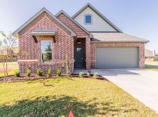 316 College Ct, Decatur, TX 76234