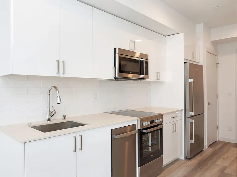 Felix Flats — Photo 19