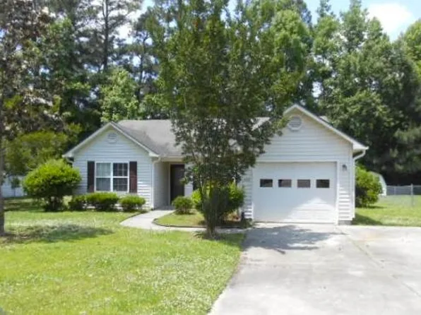 206 Fort Place Ct, New Bern, NC 28560