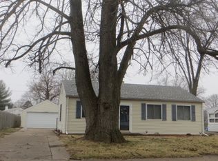 1005 40th St, Moline, IL 61265