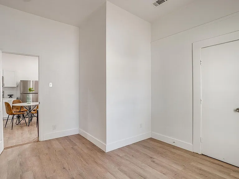 712 W Butler St — Photo 18