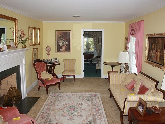 4th image of 1004 Sheraton Ct